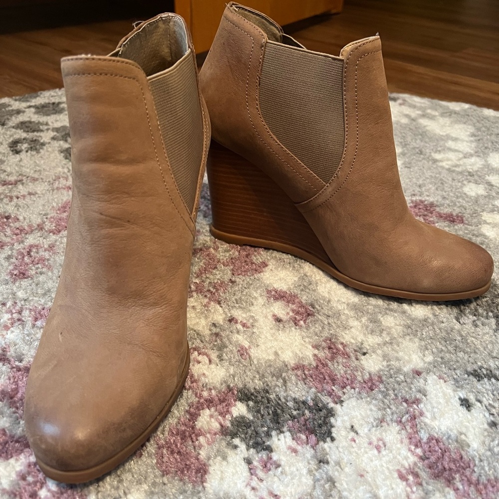 Audrey Brooke “Cindy” wedge bootie - Picture 2 of 6